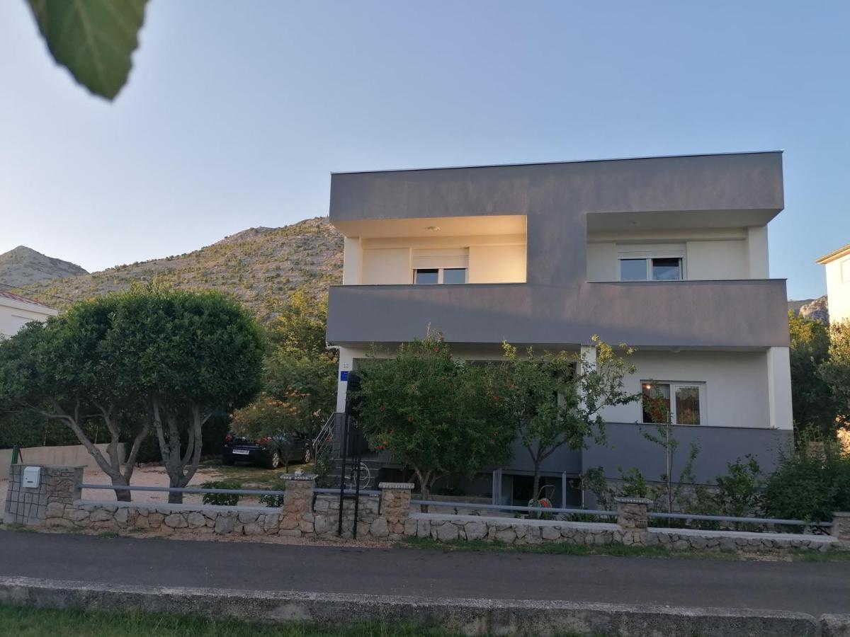 Apartments Lota Starigrad Paklenica Extérieur photo
