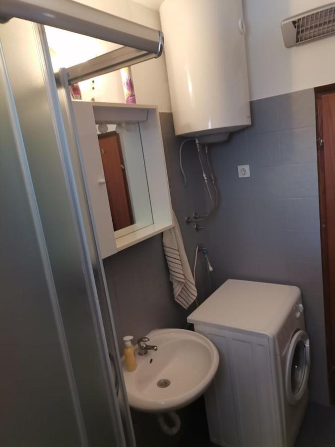 Apartments Lota Starigrad Paklenica Extérieur photo