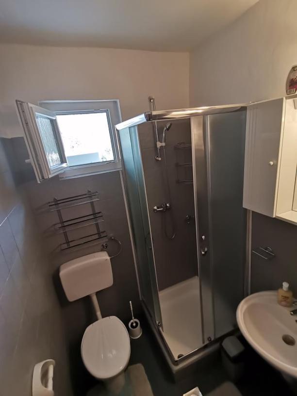 Apartments Lota Starigrad Paklenica Extérieur photo