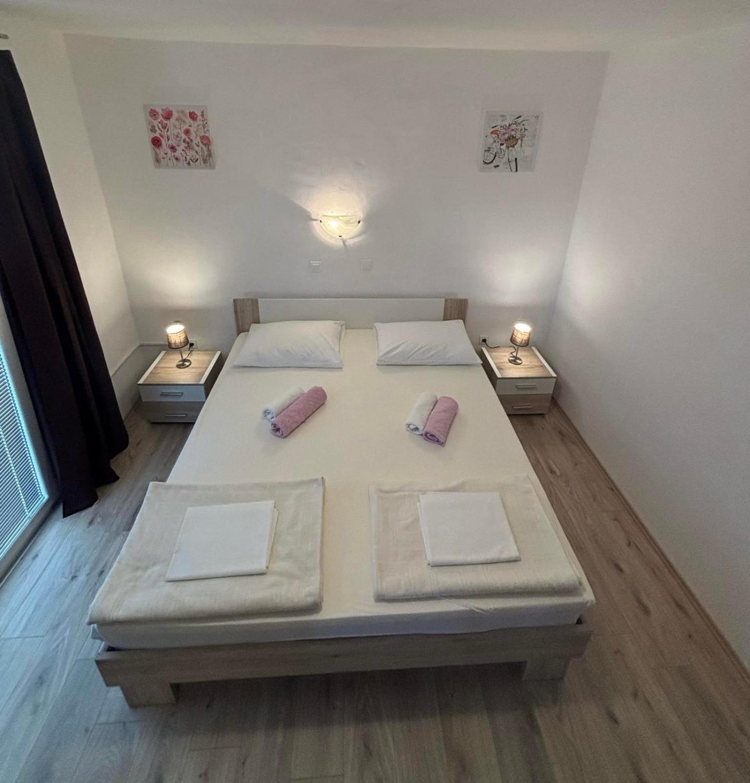 Apartments Lota Starigrad Paklenica Extérieur photo